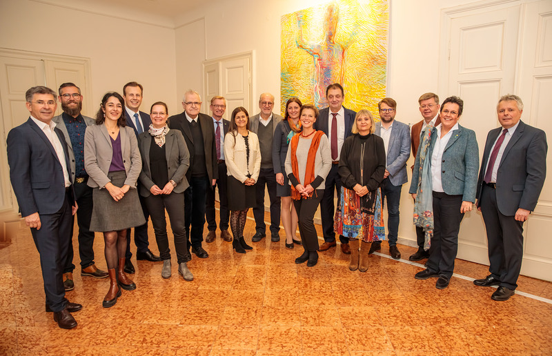 Politische Gespräche auf Landesebene / SONNTAGSBLATT, Gerd Neuhold